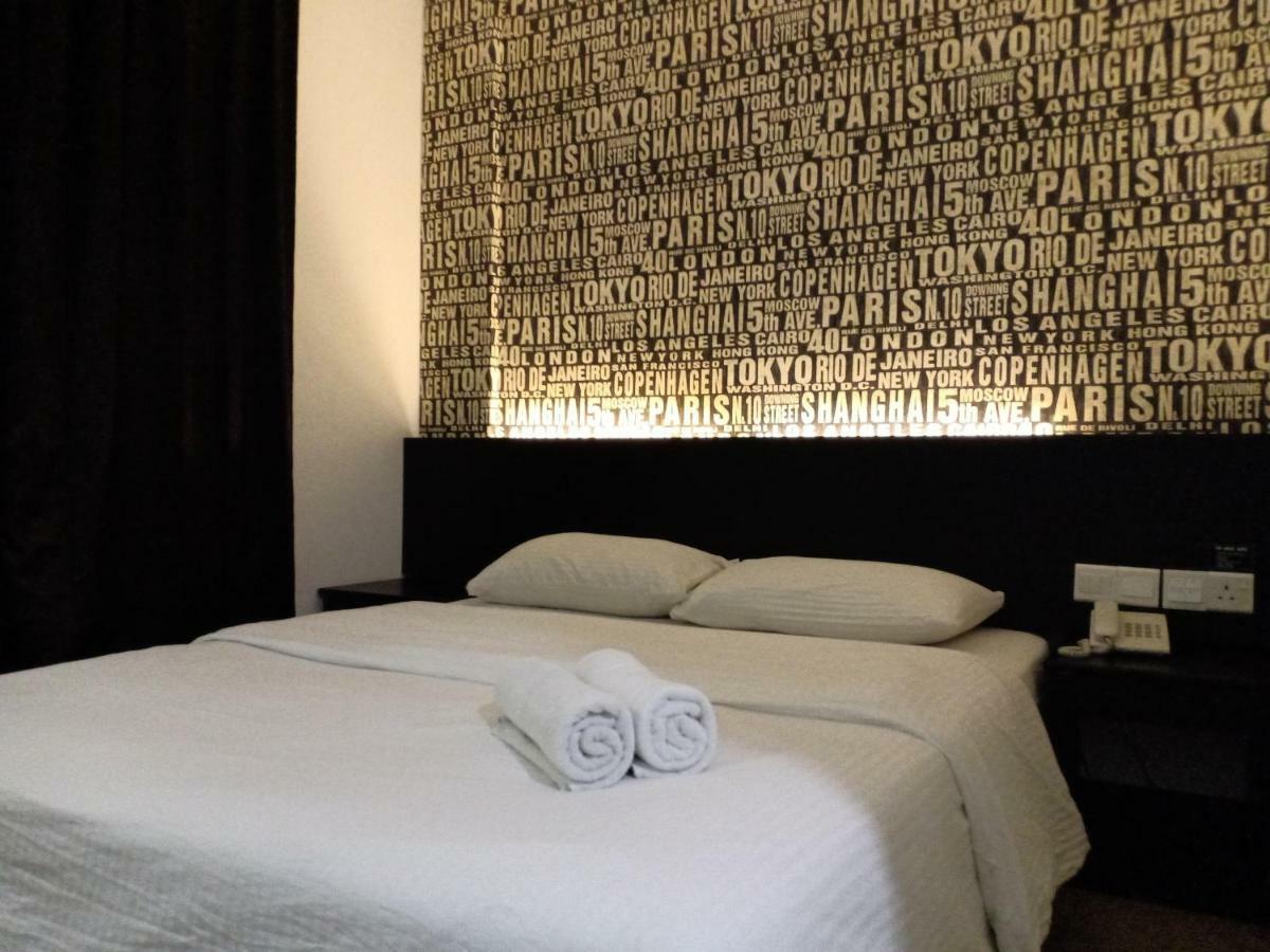 52 The Grace Hotel Muar Exteriör bild